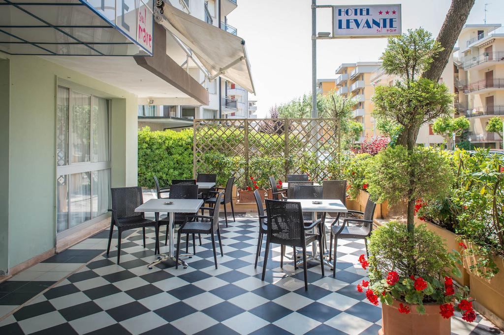 Hotel Levante Sul Mare Lido Di Savio Exteriör bild