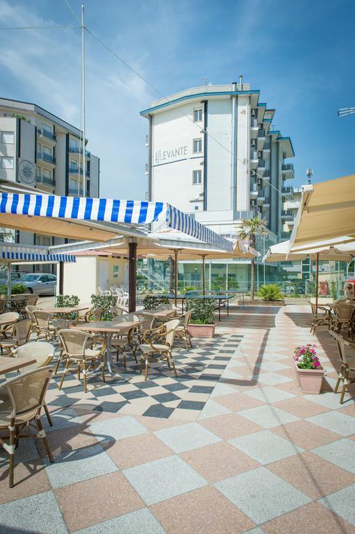 Hotel Levante Sul Mare Lido Di Savio Exteriör bild