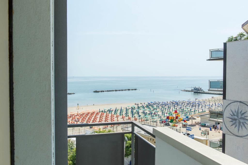 Hotel Levante Sul Mare Lido Di Savio Exteriör bild