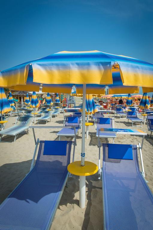 Hotel Levante Sul Mare Lido Di Savio Exteriör bild