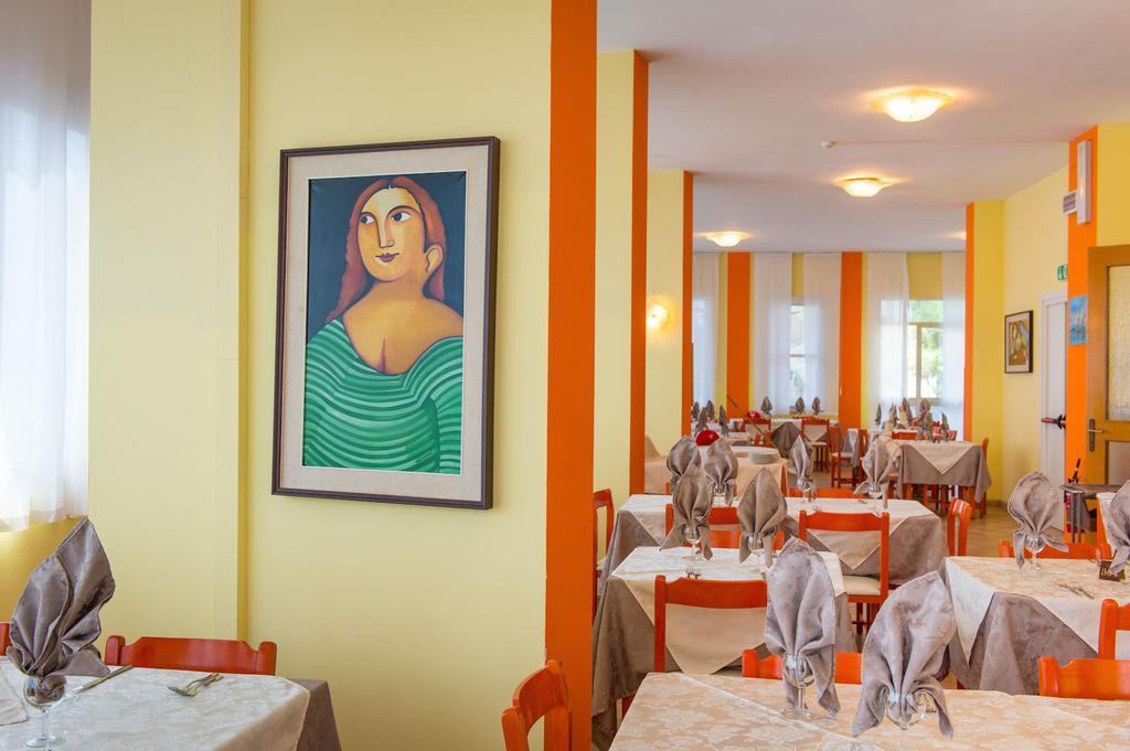 Hotel Levante Sul Mare Lido Di Savio Exteriör bild