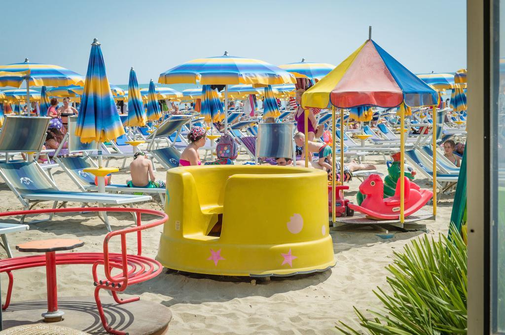 Hotel Levante Sul Mare Lido Di Savio Exteriör bild