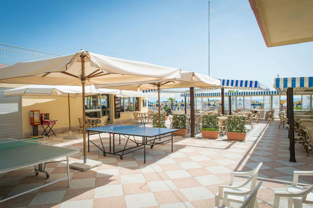 Hotel Levante Sul Mare Lido Di Savio Exteriör bild