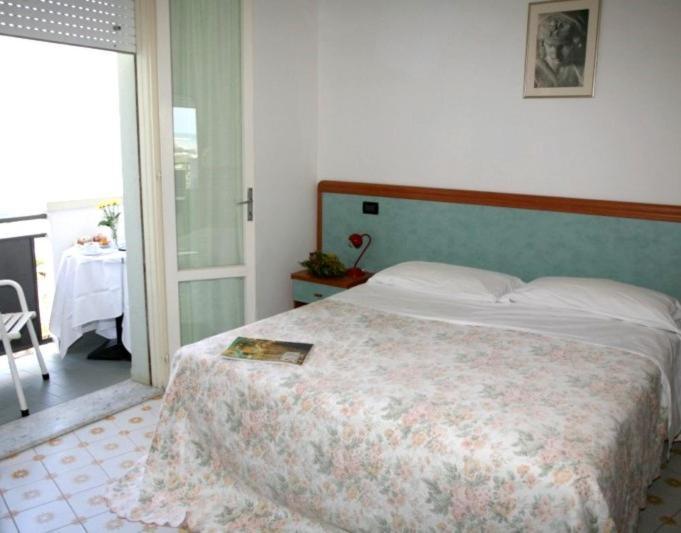 Hotel Levante Sul Mare Lido Di Savio Exteriör bild